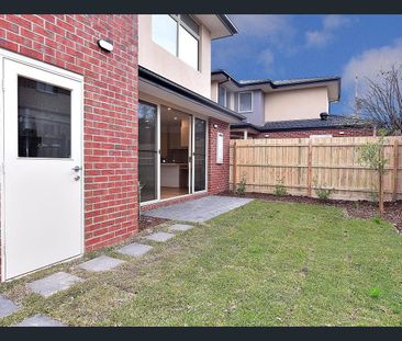 Luxury Home in Mount Waverley - Photo 1