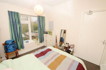 4 bedroom terraced house to rent - Photo 4