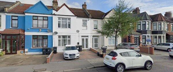 4 Bed Semi-Detached House, Ilford, IG3 - Photo 1