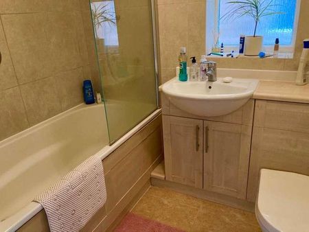 Balmoral Drive, NN13 - Photo 4