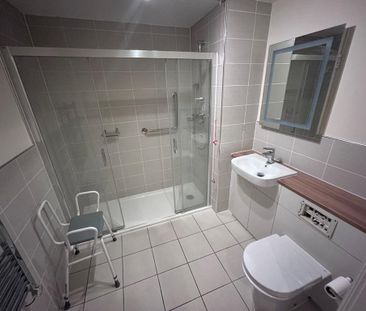 1 bedroom retirement property to rent - Photo 3