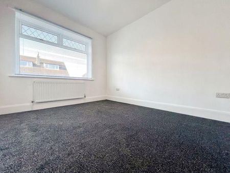 3 bedroom detached bungalow to rent - Photo 5