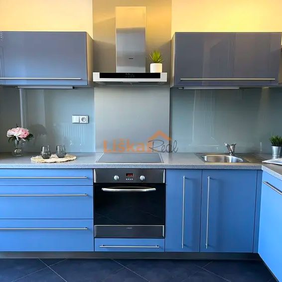 Pronájem bytu se dvěma balkony o dispozici 3+kk (82 m - Photo 1