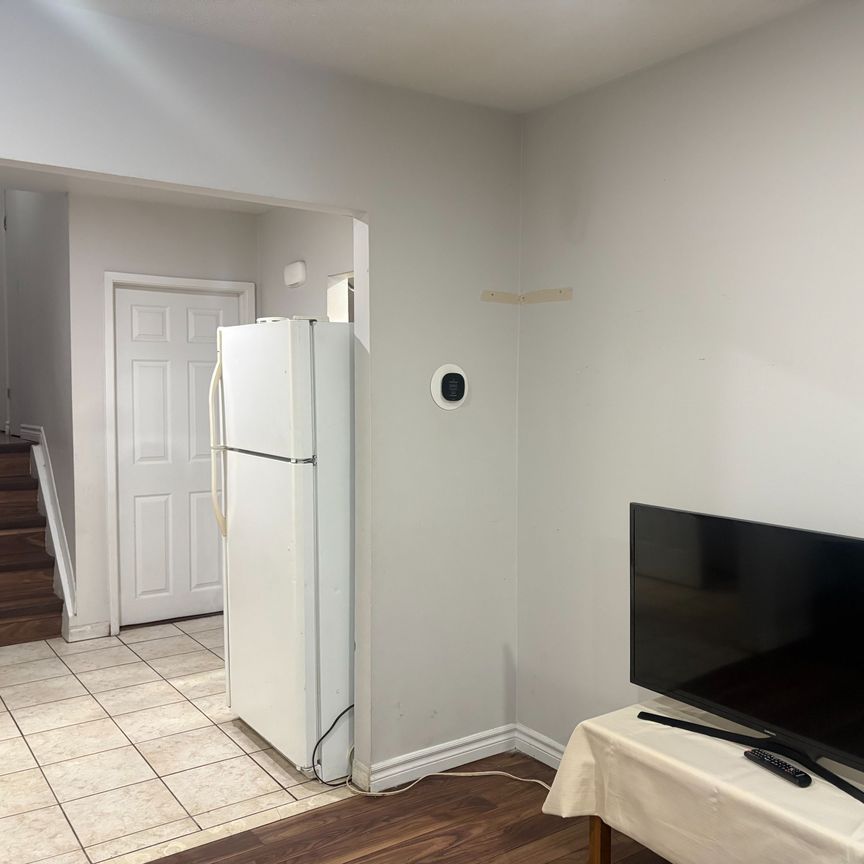 For Lease - 3670 Crabtree Crescent, Mississauga, Ontario - Photo 1