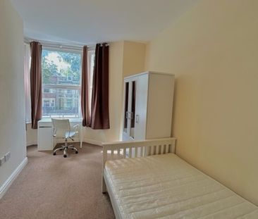 12 Bedroom Student Home – Llanbleddian Gardens - Photo 6