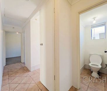 8 Flowerwood Way, Huntingdale WA 6110 - Photo 4