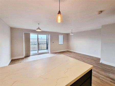 2 bedroom flat to rent - Photo 2