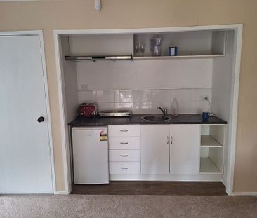 Chic 2BR Flat with Pool in Browns Bay! - Photo 3