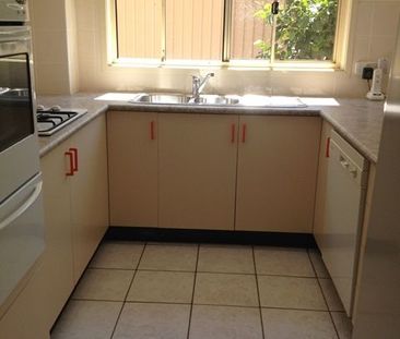 Duplex in Convenient Location - Photo 3