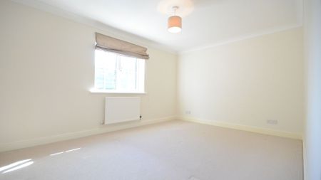 Macphail Close, Wokingham, RG40 - Photo 5
