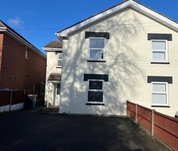 Langley Road, Branksome - Photo 5