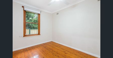 Neat and Tidy Three Bedroom Home - Photo 3