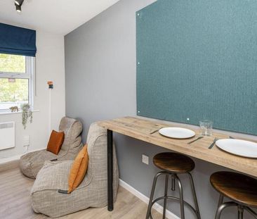 1 bedroom in a flat share to rent - Photo 6