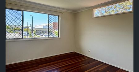 Perfectly Positioned Two-Bedroom Home - Photo 3