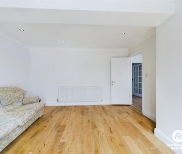 3 bedroom property to rent - Photo 3