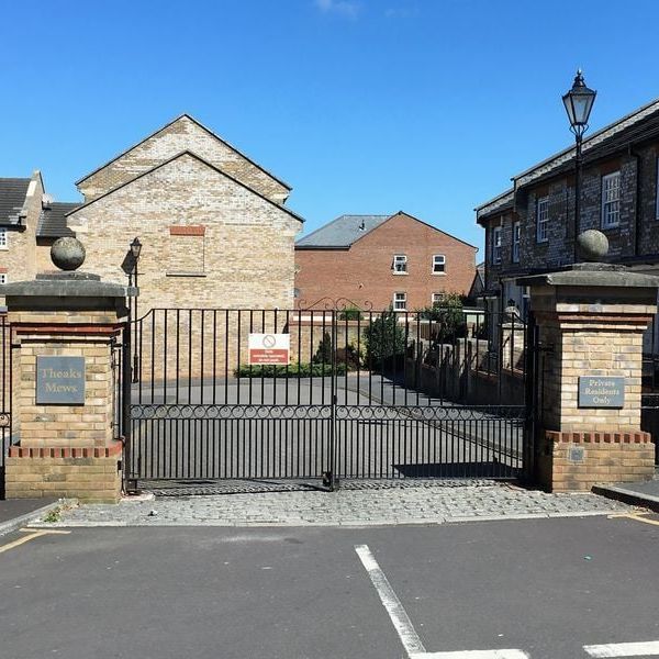 Theaks Mews, Taunton - Photo 1