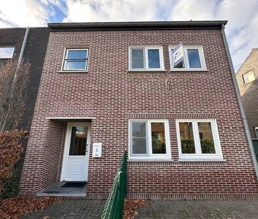 Een nette, comfortabele gezinswoning met 3 slaapkamers, garage en t... - Photo 6