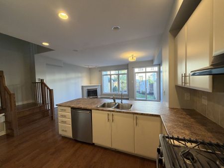 For Lease - 744 Bowercrest Crescent, Blossom Park - Airport and Area, Ontario - Photo 5