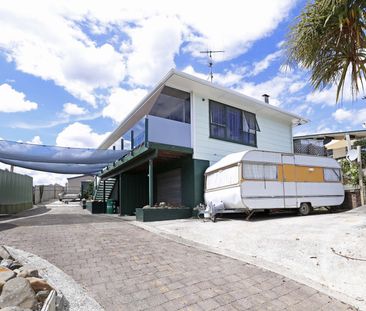 Family Home in Pukete - Photo 1