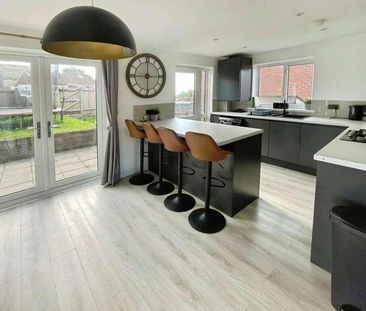 Maes Ty Canol, Baglan, Port Talbot, SA12 - Photo 1