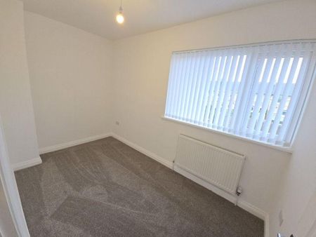 3 bedroom terraced house to rent - Photo 2
