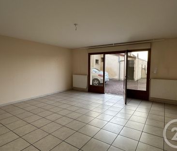 Location Appartement 4 pièces 87m² VARENNES VAUZELLES 58640 - Photo 2