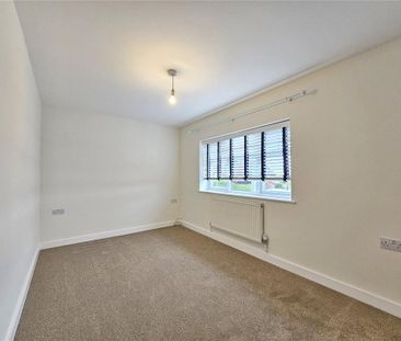 2 bedroom end of terrace house to rent - Photo 4