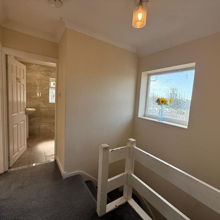 5 bedroom semi-detached house to rent - Photo 1