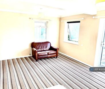 3 bedroom maisonette to rent - Photo 1