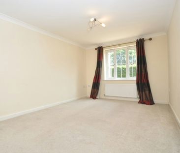 Flat to rent on - Photo 2
