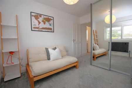3 bedroom terraced house to rent - Photo 5