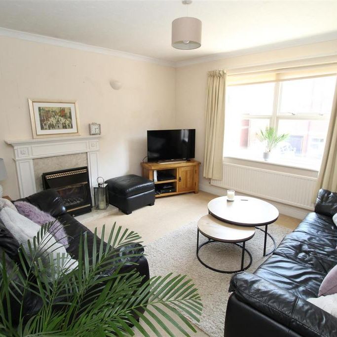 4 bedroom terraced house to rent - Photo 1