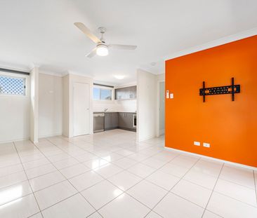 Stylish & Convenient 1-Bedroom Townhouse - Photo 1