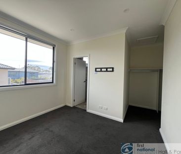 TOWNHOUSE IN GREAT LOCATION - Photo 1