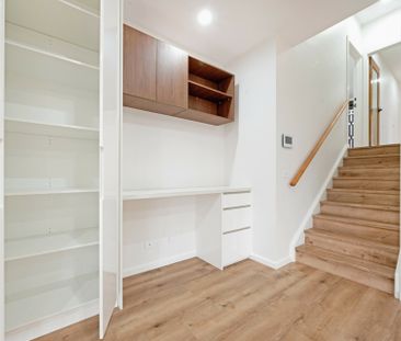 Executive 4 Bedroom Home With Stunning Outlook - Photo 6