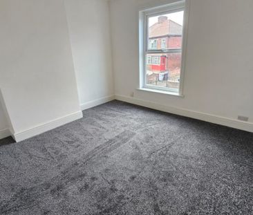 2 bed Terraced - To Let - Photo 2