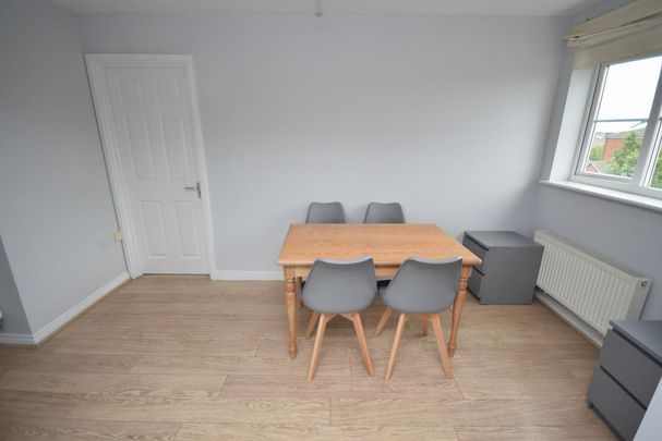 3 bedroom flat to rent - Photo 1