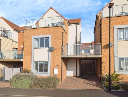 3 bedroom link detached house to rent - Photo 2