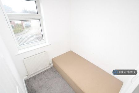 3 bedroom terraced house to rent - Photo 3