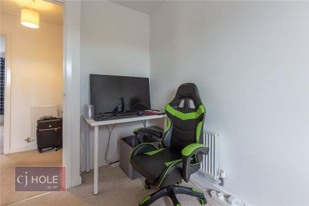 3 bedroom semi-detached house to rent - Photo 4