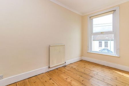 3 bedroom terraced house to rent - Photo 3