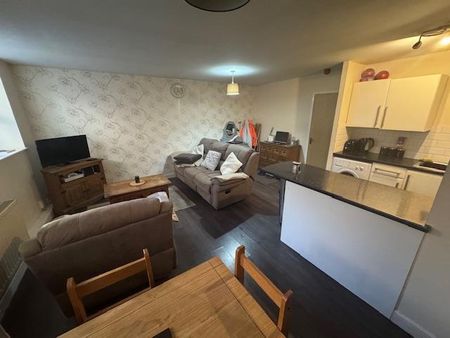 1 bedroom flat to rent - Photo 4