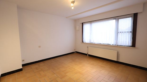 Charmante halfopen woning te huur nabij het centrum van Roeselare - Foto 1