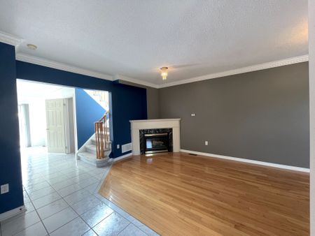 For Lease - 2136 Golden Orchard Trail, Oakville, Ontario - Photo 3