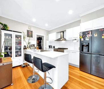 Stylish Low-Maintenance Townhouse with Dandenong Ranges Views - Photo 6