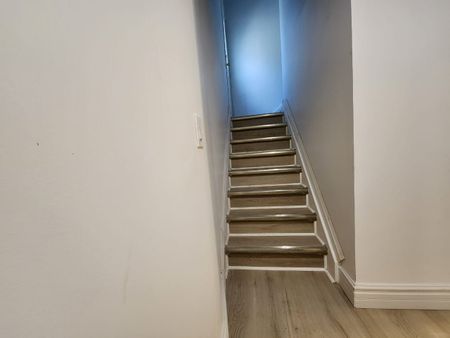 For Lease - 5 Cabot Court Unit# Lower, Aurora, Ontario - Photo 2