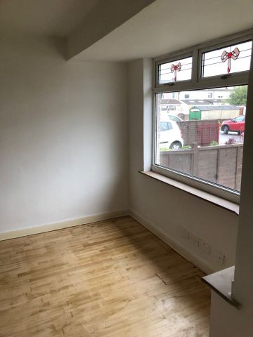 4 Bed Detached House, Trevenna Road, BS3 - Photo 3