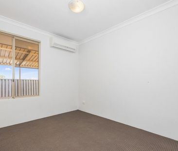 Spacious 3x2 Family Home on a Massive Block – Clarkson - Photo 2