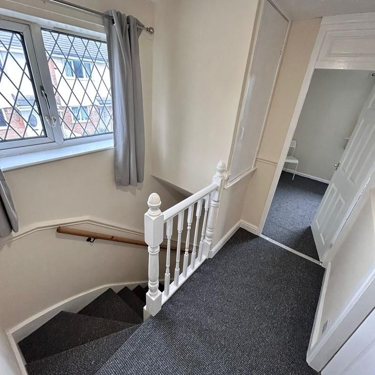3 bedroom semi-detached house to rent - Photo 1