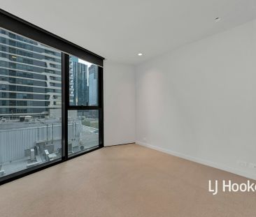 Modern 1-Bedroom Apartment in the Heart of Melbourne CBD! - Photo 3